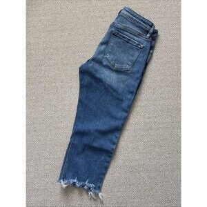 Size 9/28  KanCan Distressed Crop Jean Wit Frayed Distressed Hem